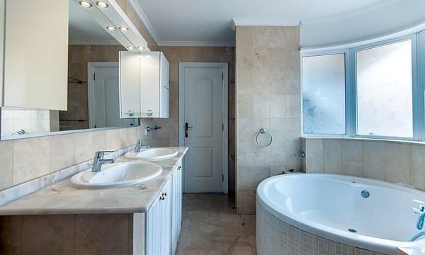 5 bed villa for sale in Callao Salvaje