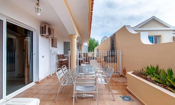 5 bed villa for sale in Callao Salvaje