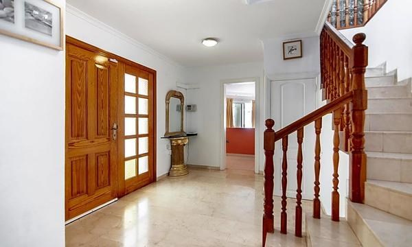 5 bed villa for sale in Callao Salvaje