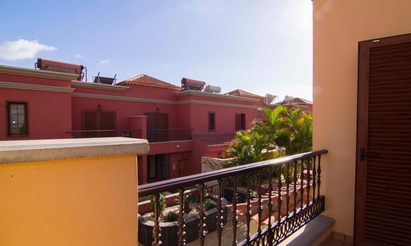 3 bed townhouse for sale in Villas del Duque, El Duque