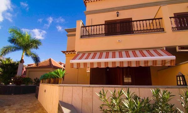 3 bed townhouse for sale in Villas del Duque, El Duque