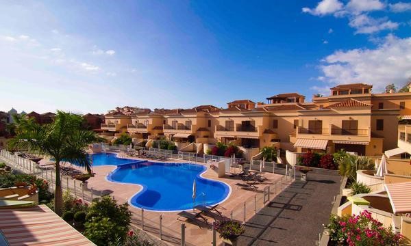 3 bed townhouse for sale in Villas del Duque, El Duque
