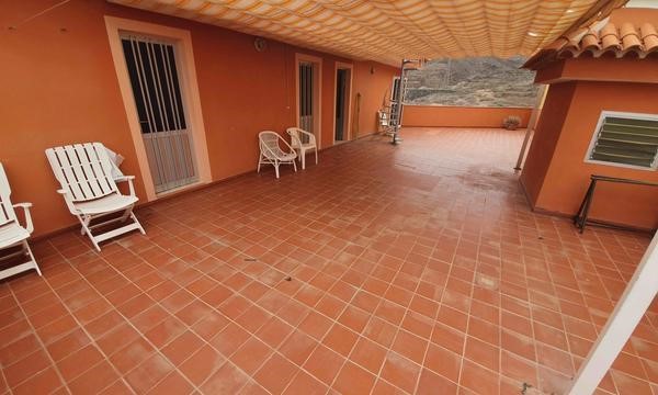 7 bed townhouse for sale in Callao Salvaje
