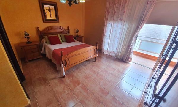 7 bed townhouse for sale in Callao Salvaje