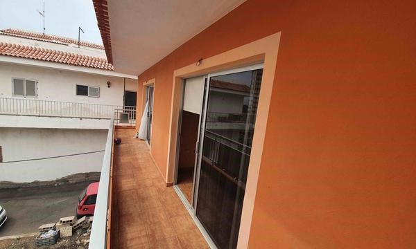 7 bed townhouse for sale in Callao Salvaje