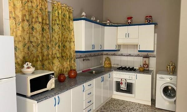 7 bed townhouse for sale in Callao Salvaje