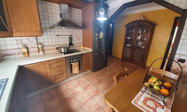 7 bed townhouse for sale in Callao Salvaje