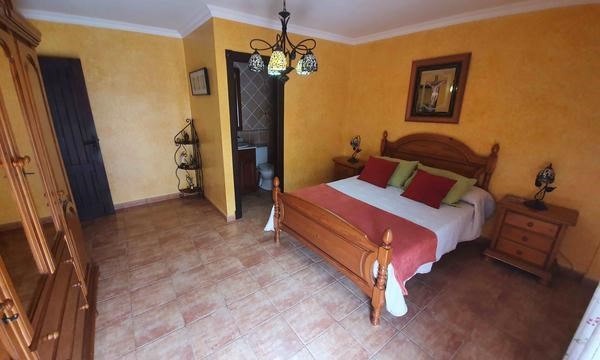 7 bed townhouse for sale in Callao Salvaje
