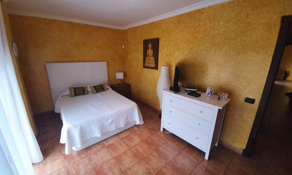 7 bed townhouse for sale in Callao Salvaje