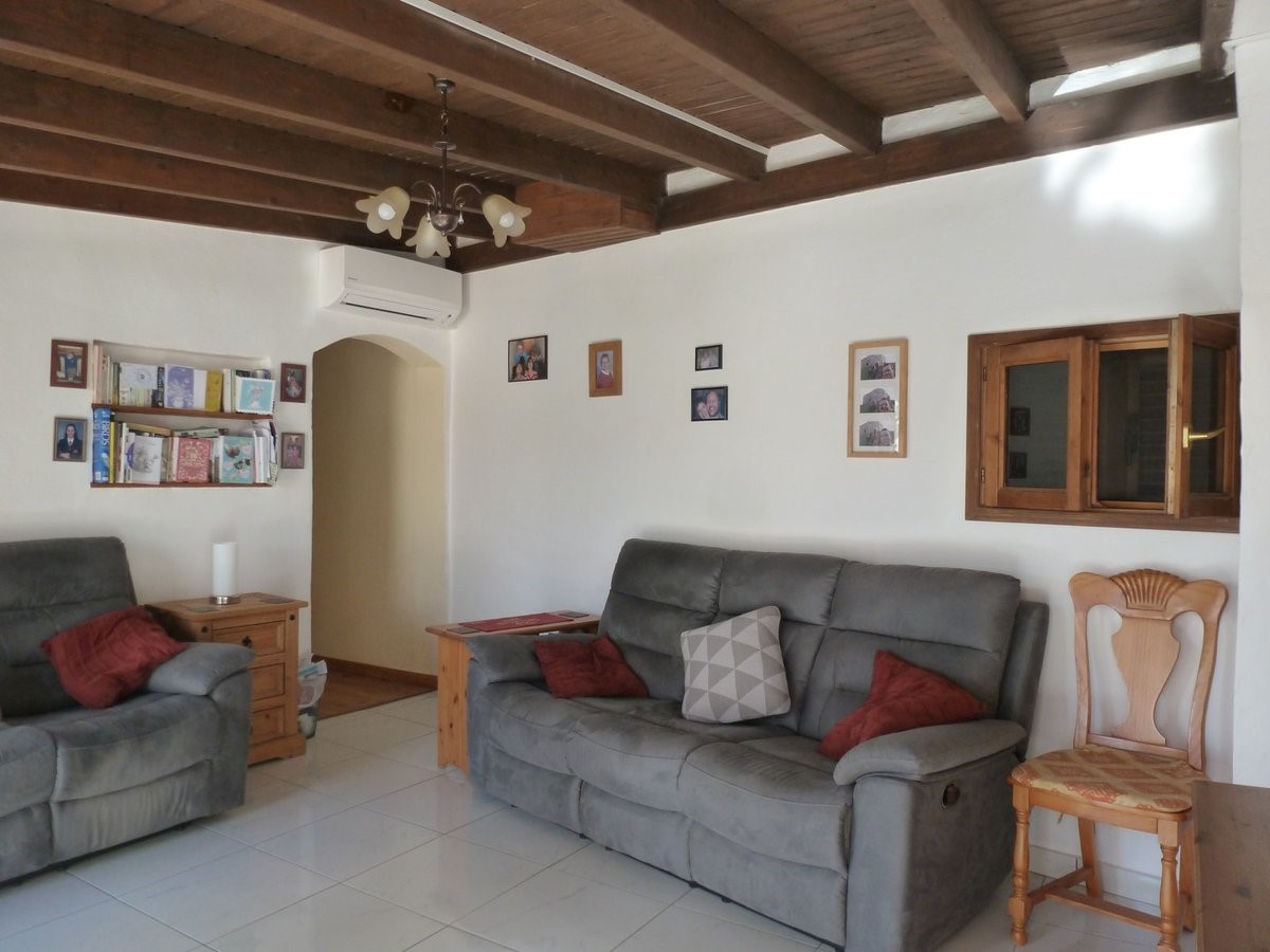 3 bed house for sale in Atogo