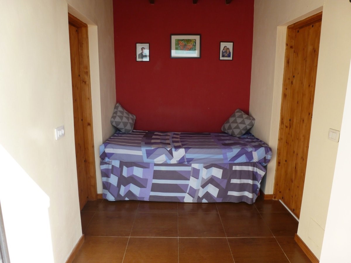 3 bed house for sale in Atogo