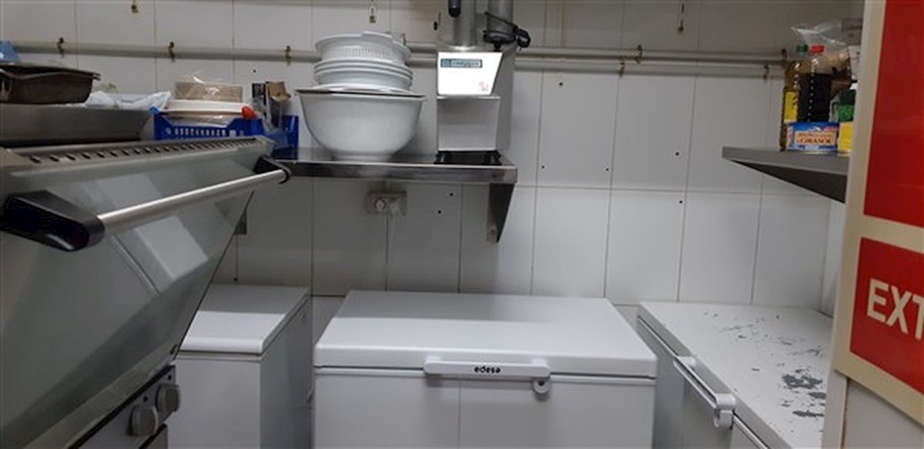 Empty Local for sale in CC Apolo Center, Los Cristianos