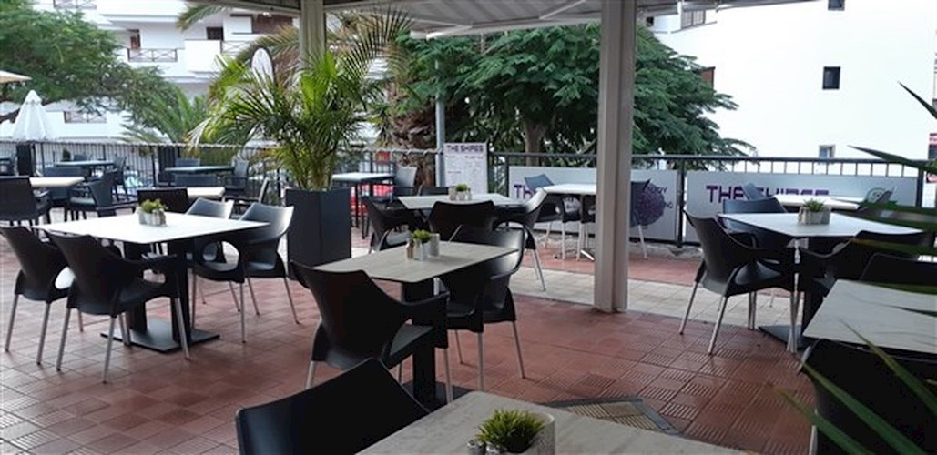 Empty Local for sale in CC Apolo Center, Los Cristianos