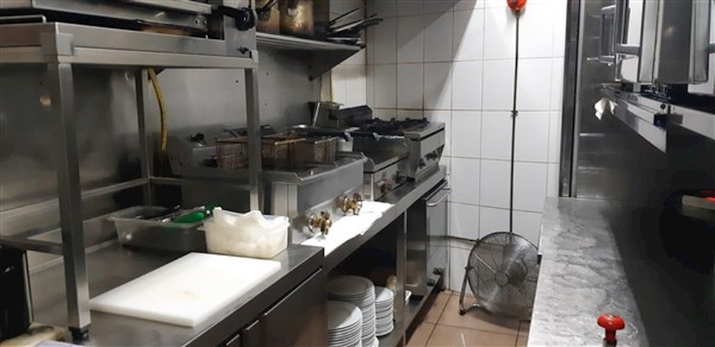 Empty Local for sale in CC Apolo Center, Los Cristianos