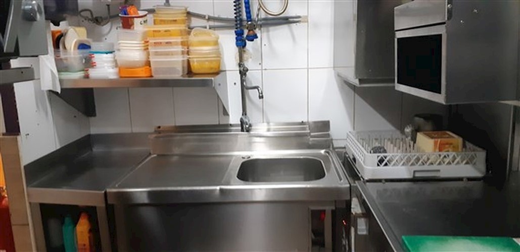 Empty Local for sale in CC Apolo Center, Los Cristianos