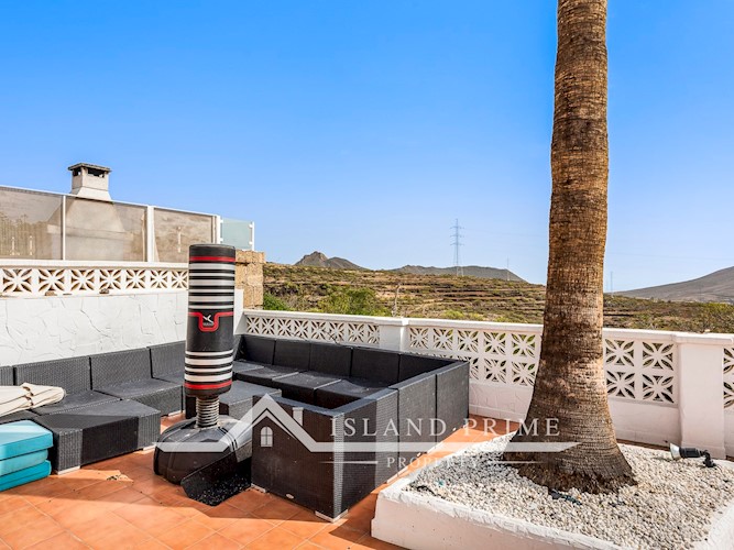 7 bed villa for sale in Chayofa