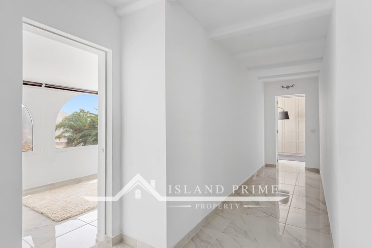 7 bed villa for sale in Chayofa