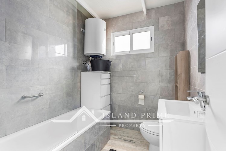 7 bed villa for sale in Chayofa