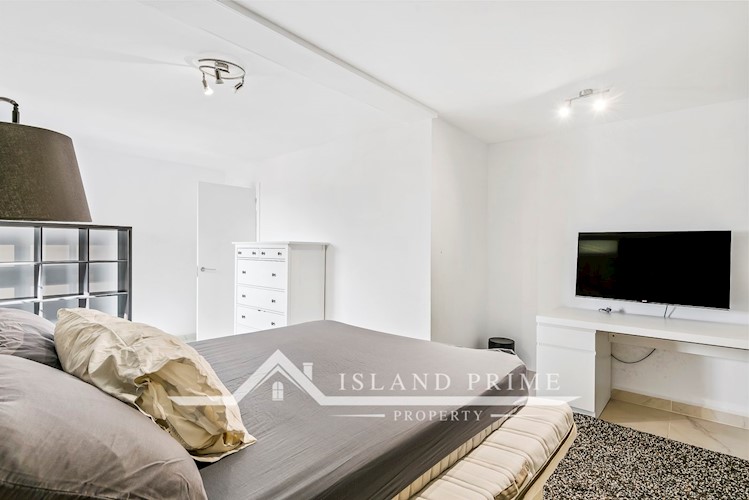 7 bed villa for sale in Chayofa