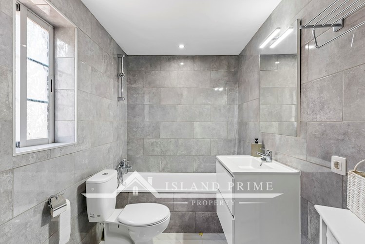 7 bed villa for sale in Chayofa