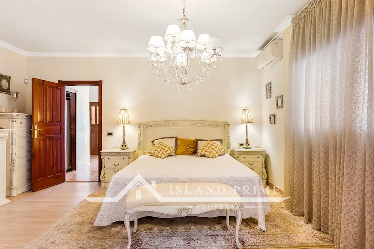 4 bed villa for sale in San Eugenio Alto