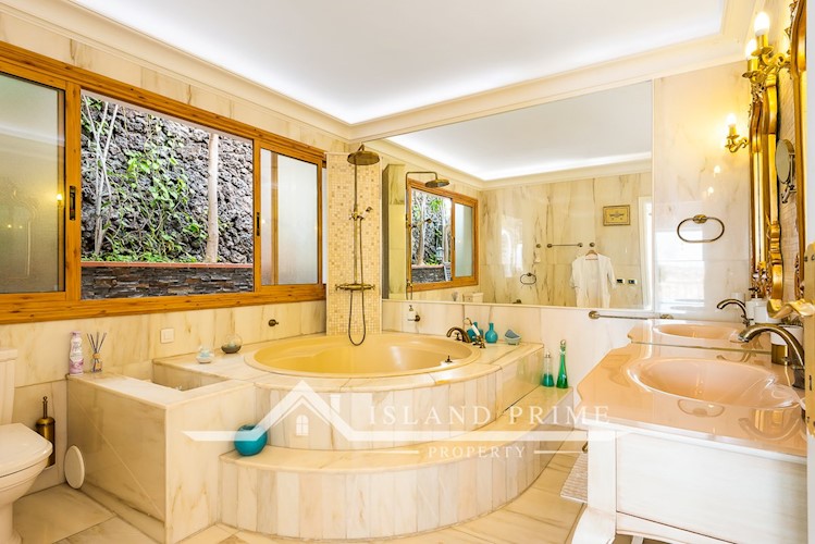 4 bed villa for sale in San Eugenio Alto