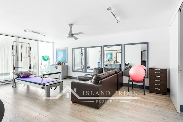 5 bed villa for sale in El Madronal