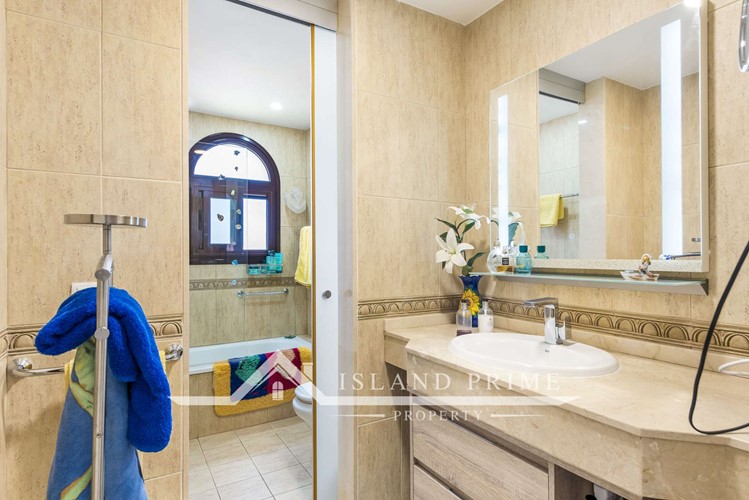 3 bed apartment for sale in Palm Gardens, Amarilla Golf