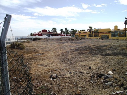 Building Plot For Sale in Golf del Sur