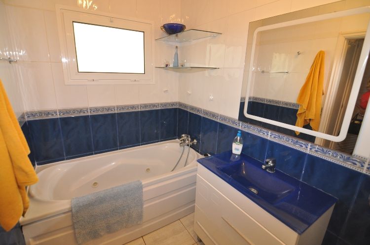 4 bed villa for sale in Costa del Silencio