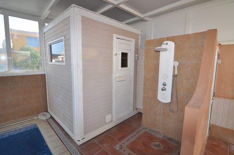 4 bed villa for sale in Costa del Silencio