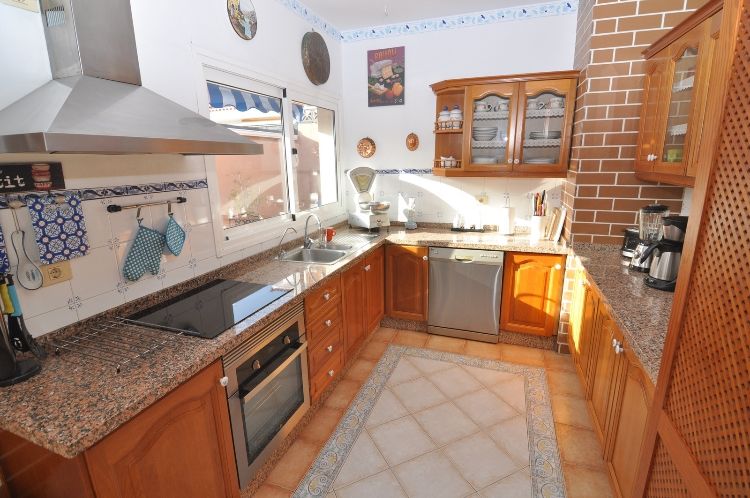 4 bed villa for sale in Costa del Silencio