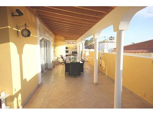 3 Bed Villa For Sale in Callao Salvaje