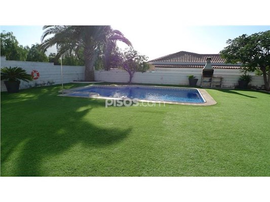 5 Bed Villa For Sale in Callao Salvaje