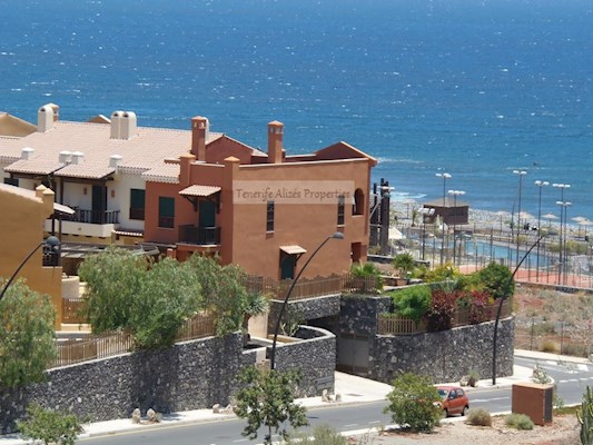 3 Bed Townhouse For Sale in Los Abrigos