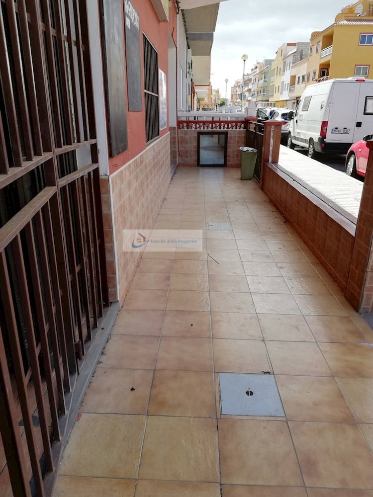 Empty Local for sale in Los Abrigos, Los Abrigos