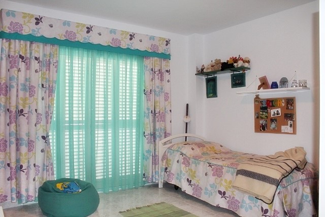 Parque de la Reina 5 Bed Detached House For Sale