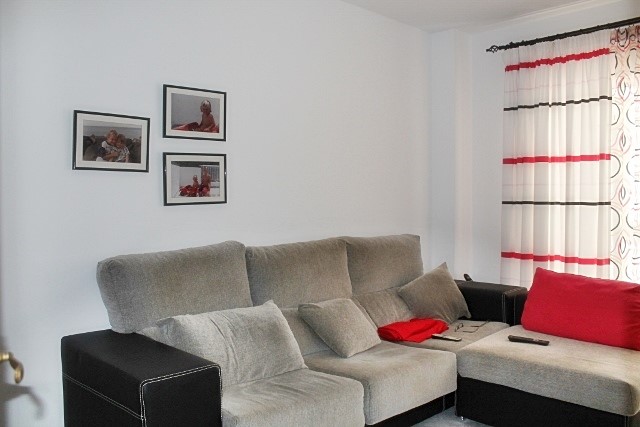 Parque de la Reina 5 Bed Detached House For Sale