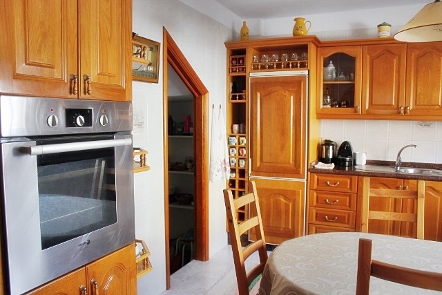 Parque de la Reina 5 Bed Detached House For Sale