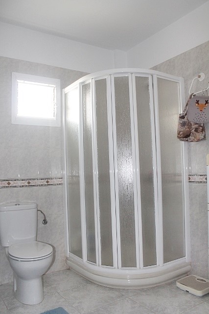 Parque de la Reina 5 Bed Detached House For Sale