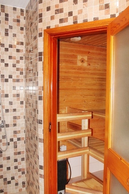 Parque de la Reina 5 Bed Detached House For Sale