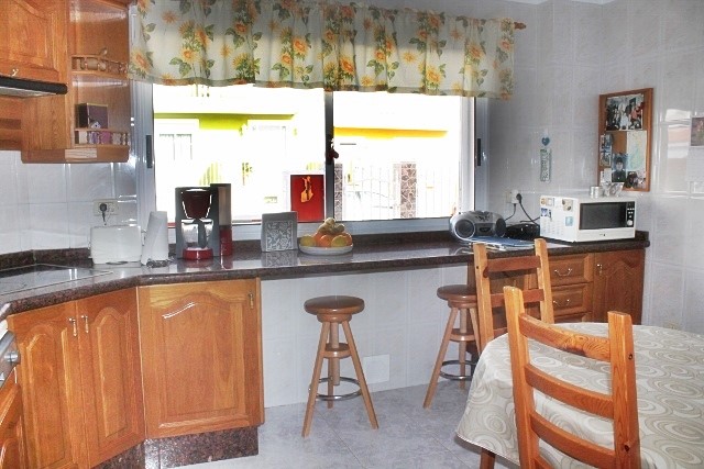 Parque de la Reina 5 Bed Detached House For Sale