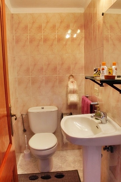 Parque de la Reina 5 Bed Detached House For Sale