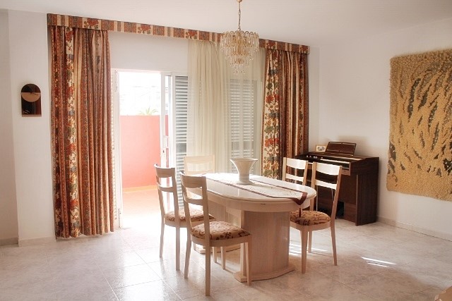Parque de la Reina 5 Bed Detached House For Sale