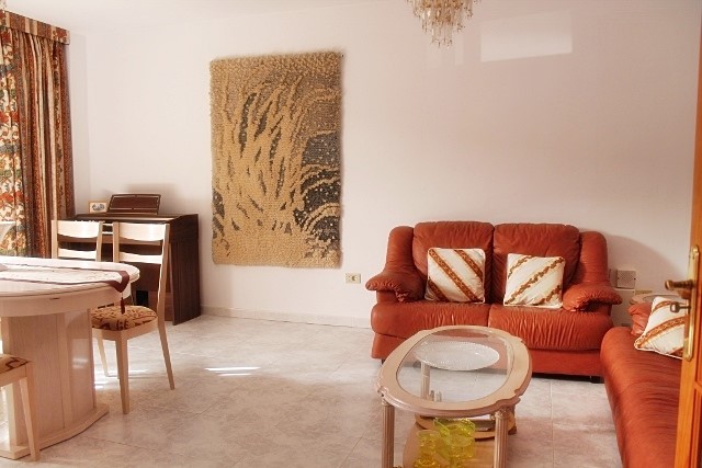 Parque de la Reina 5 Bed Detached House For Sale