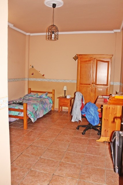 Buzanada 5 Bed House For Sale
