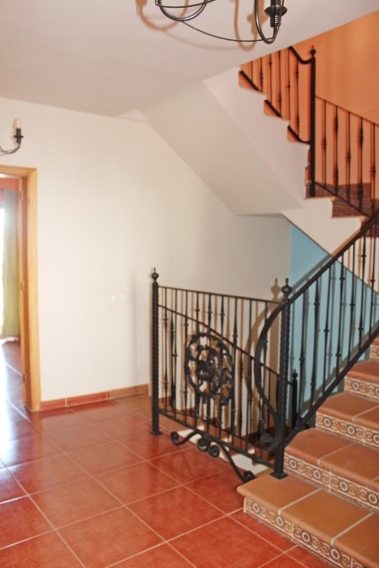 Buzanada 5 Bed House For Sale