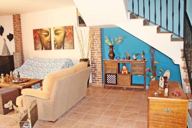 Buzanada 5 Bed House For Sale