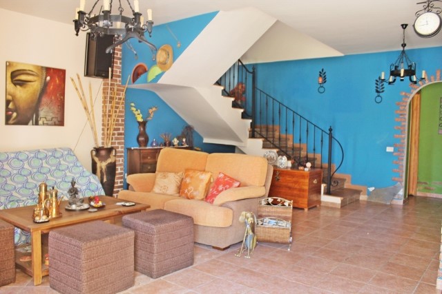 Buzanada 5 Bed House For Sale