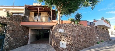 5 bed villa for sale in Palm Mar